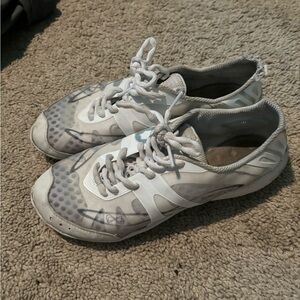 Nfinity cheer shoes